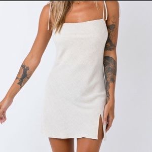 *Reselling* Brand New Princess Polly dress